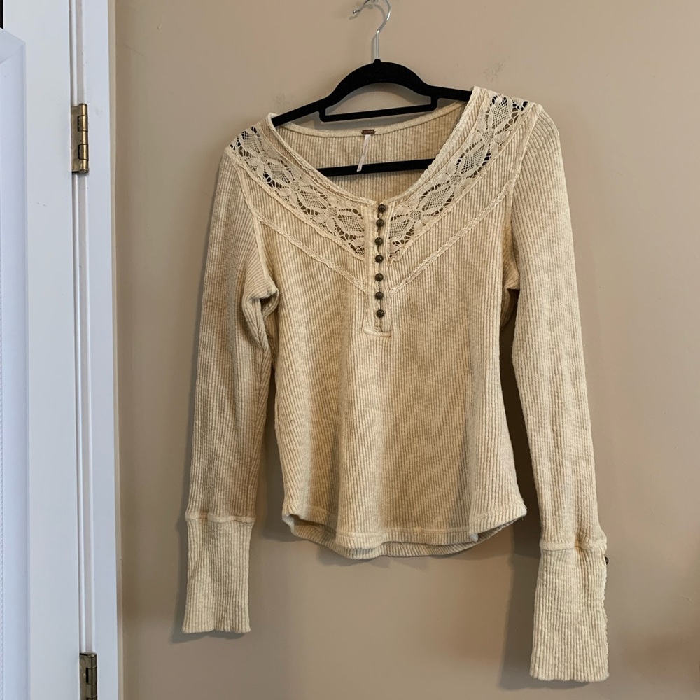 Free people beautiful bohemian top .